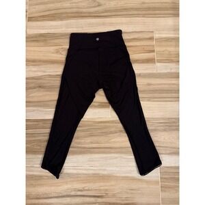 Lululemon Black High Rise Crop Leggings Scalloped Hem Size 4 Yoga Training
